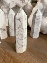 Load image into Gallery viewer, White Howlite Point Piece